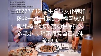 澡堂子内部员工偷窥美女洗澡白花花的肉体在眼前晃来晃去受不了