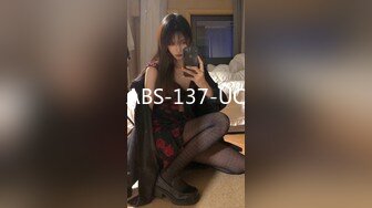 蜜桃影像PM063女大学生被变装癖养父不断侵犯