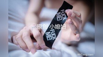 姐姐妹妹都漂亮【零4年樱粉妹】有点小重口，正好在生理期，粉丝们要看看留着血的逼，还有姨妈巾 (2)