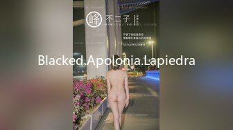 牛仔裤美女这屁股真是又大又圆 坐在腿上扭动缠绕情欲性奋