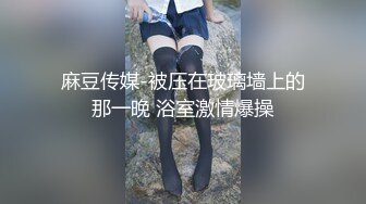 无毛白虎长相甜美红唇美乳妹子独自在家自慰诱惑，性感丁字裤大屁股，翘起肥臀掰穴近距离特写扣逼，快速扣弄高潮出水